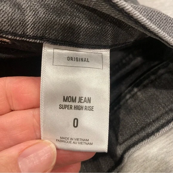 Y2K Express Faded Black Frayed Hem Mom Jeans Size 0 Super High Rise - Picture 8 of 15